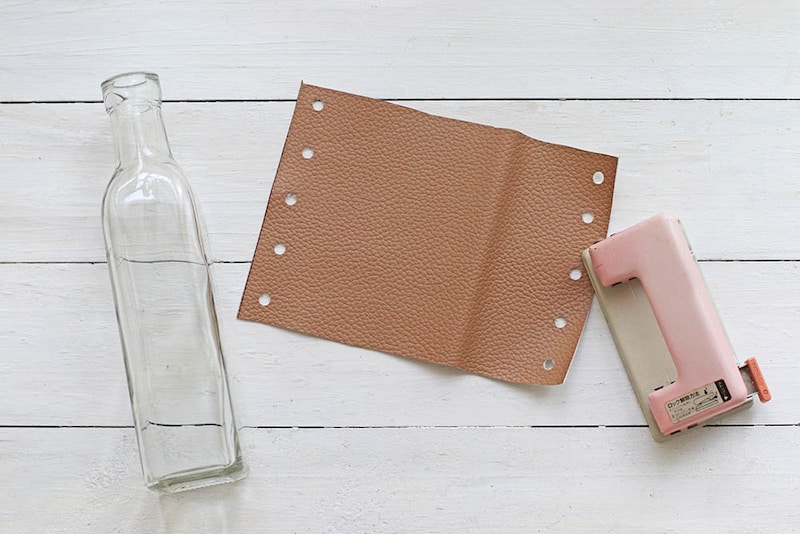 フェイクレザーに穴をあける