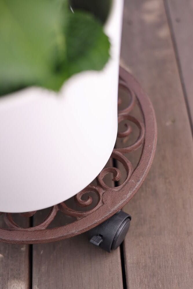 キャスター付きの鉢台