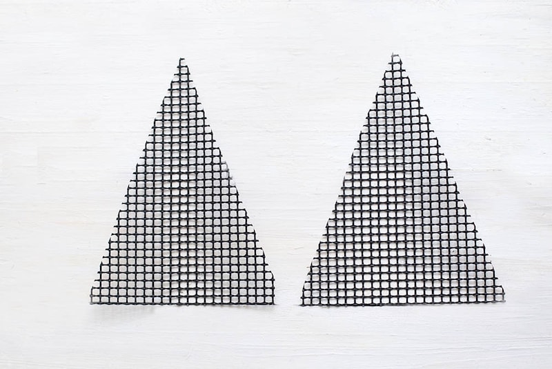 カットしたメッシュシート