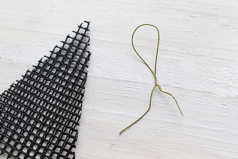 ワイヤーでフックを作る