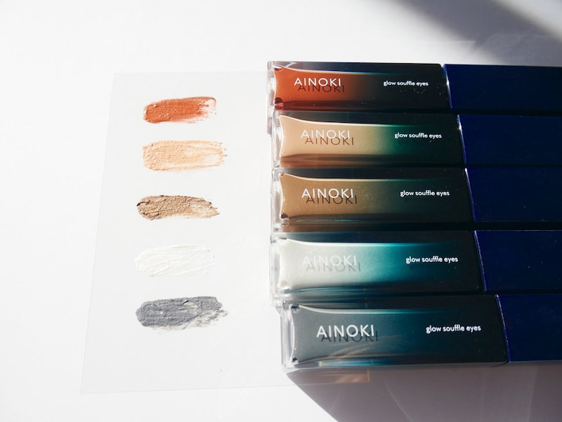 (上から)04曙(レッドブラウン) 05揺蕩う(ベージュゴールド)01麗らか(グレージュ)03白秋(オーロラホワイト)02恋蛍(ブルーグレー)