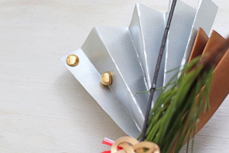 ラインストーンシールを貼る