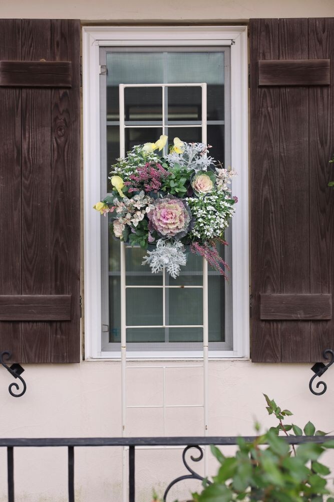 冬のリース形の寄せ植え