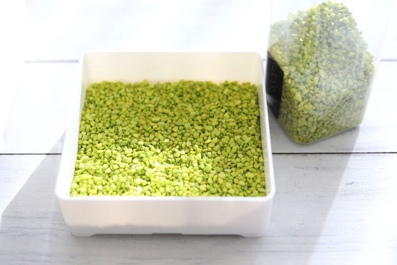 カラーサンドを敷く