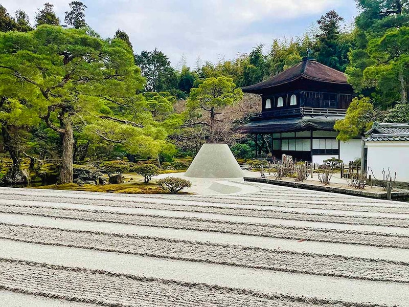 銀閣寺の向月台と銀沙灘