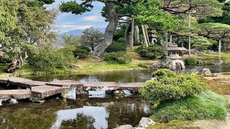 金沢・兼六園「雪見灯籠」
