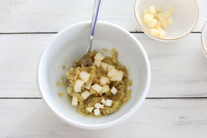 リンゴとサツマイモを混ぜる