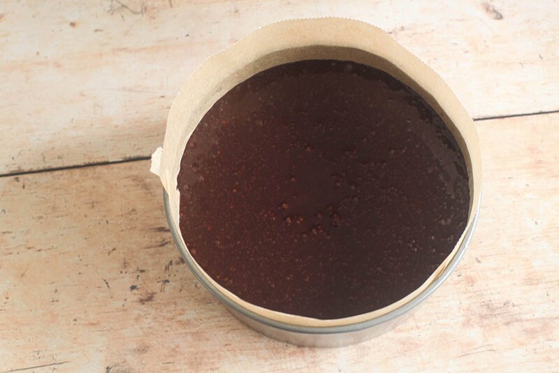 型に流しいれる