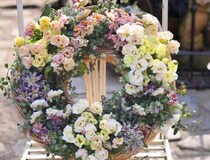 広い庭がなくても、春はこんなに可愛い。3つのリースで描く、早春の庭