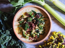 ビタミンCは茎にあり！ 旬のブロッコリーを丸ごと味わうアメリカ定番の絶品スープ「ブロッコリーチェダー」の作り方