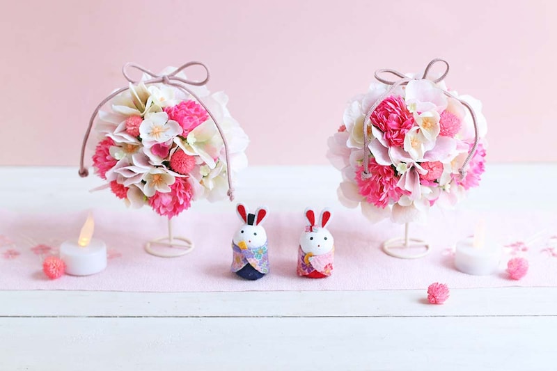 100均の造花が大活躍！ プチプラで楽しむ「ひな祭りのぼんぼり」簡単DIY