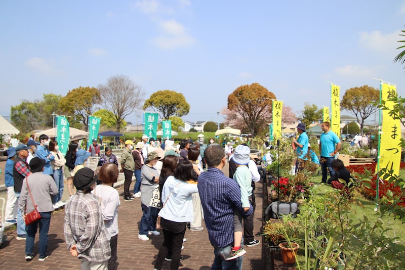 みのり会による植木オークション2