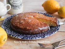 英国菓子ランキング常連！ じゅわっと染み込む「レモンドリズルケーキ」