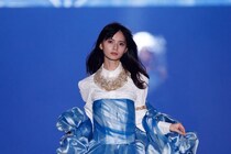 齋藤飛鳥、TGC初トップバッターで『TGC 北九州 2025』開幕！