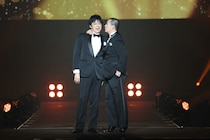 お笑いコンビ・コットン、突然の頬キスに大歓声！＜TGC 広島 2025＞