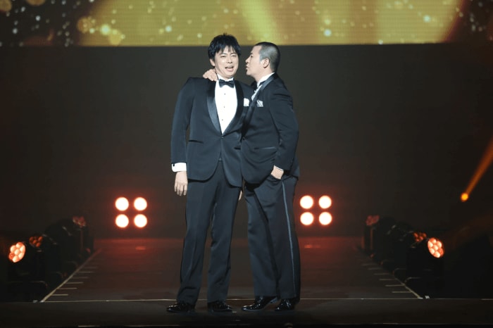 お笑いコンビ・コットン、突然の頬キスに大歓声！＜TGC 広島 2025＞