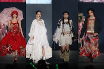 村重杏奈がトップバッターで開幕！長浜広奈、鎮西寿々歌（FRUITS ZIPPER）ら豪華メンバーがランウェイ＜NAMICS presents TGC 新潟 2026＞