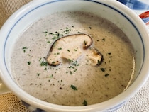 【旬のきのこ4種で】滑らかポタージュ作ろう！深いコクに溺れる♡生クリームなしでもトロットロ【農家直伝】