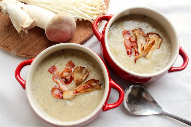 【旬のきのこを贅沢に4種も使えば…】絶対旨いやん♡素材のピュアな味わい「きのこのポタージュ」作ろう