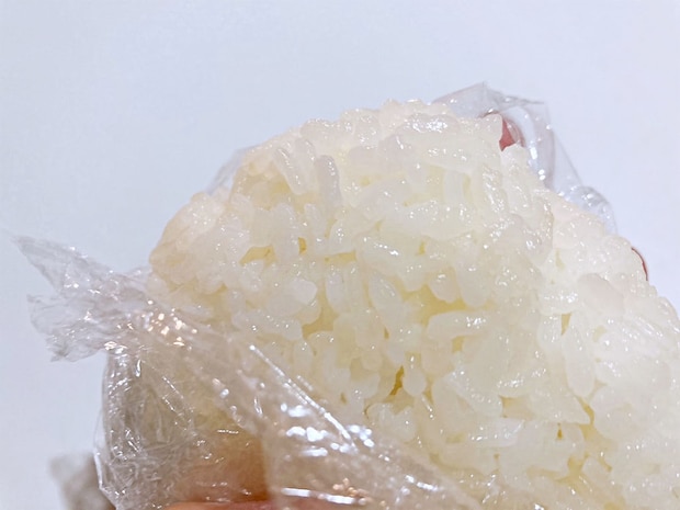 塩おにぎりの表面