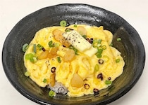 【板前の推し丼】材料2つで「ペペロンチーノ卵丼」に挑戦♪バター！にんにく！チーズ！卵もとろっとろ♡
