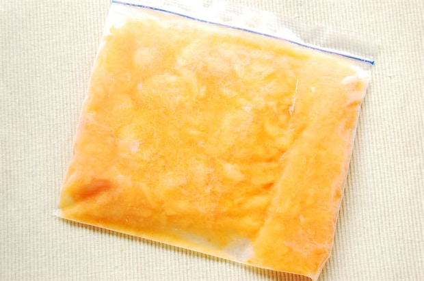 【熟しすぎ柿を救済】柔らかくなったら「冷凍」が大正解♪手で潰して凍らせる、以上!3か月もつって♡