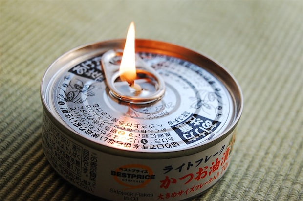 【まさかのツナ缶で災害対策】衝撃画像！「ツナの油でランプ」灯してみた！2時間は持つって本当なの!?