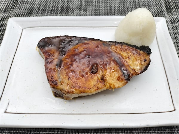 【伝説の料理人ふーみんママの魚料理】え、ただの焼いたぶり!?中華だからオイスターソース焼きなのよ♡