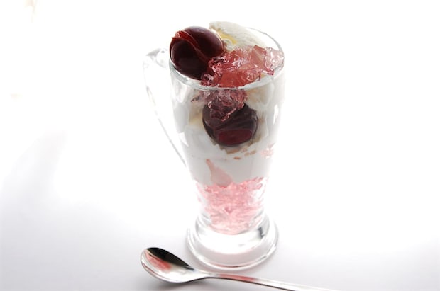 【作りおきでゴージャスパフェ】市販アイスを旬の味覚でサンドしまくれ♡「ぶどうのミニパフェ」作ってみた!