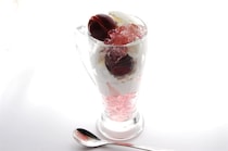 【作りおきでゴージャスパフェ】市販アイスを旬の味覚でサンドしまくれ♡「ぶどうのミニパフェ」作ってみた！