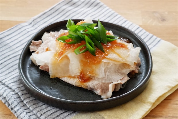 【ペラッペラの大根としゃぶしゃぶ肉を重ねて重ねて…】蒸す!新しい食感と味のハーモニーを楽しんでみた!