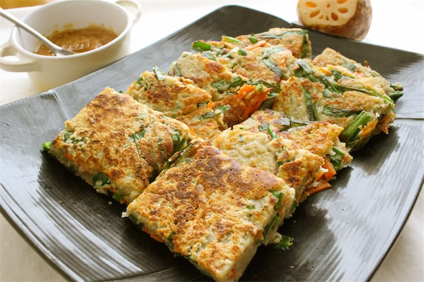 【粉少なめでもカリカリなチヂミ♪】すりおろした「れんこん」をモリモリ入れるんだって!もっちりかる~い♡