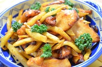 【らっきょう酢の使い道】極上の甘酸っぱさ♡「鶏肉とじゃがいものサッパリ炒め」作ってみた！【農家直伝】