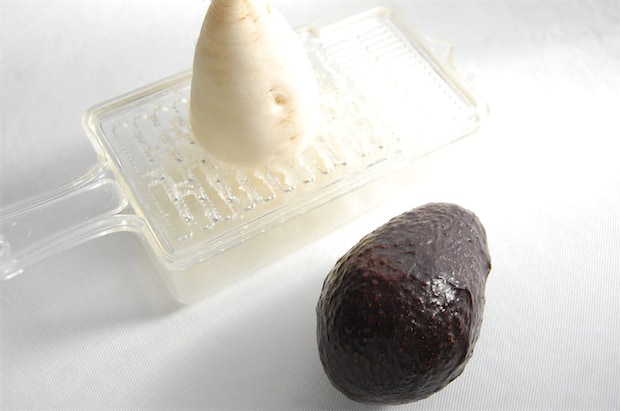 【志麻さんのおしゃレシピ】え、その組み合わせ合ってるの!?「アボカドと大根おろしのサラダ」にトライ!【爆速3分!!】