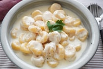 【さつまいもでパスタ作る!?】お団子みたいにこねて「さつまいもニョッキ」作ってみた！甘いお芋がソースに絡む♡