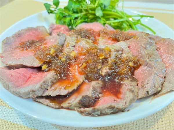 【調理の裏ワザ】3.2万いいね！の「ローストビーフ」作ってみた！炊飯器ならしっとり柔らか～く仕上がります