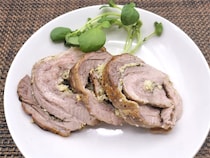 【志麻さんのおしゃレシピ】豚の塊肉でレモンとハーブ香る「ポルケッタ」作ろう！クリスマスにも♪