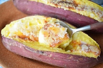 【バーナー不要でパリパリ♡】なんと「さつまいも」を器にするブリュレに挑戦！生クリームも不要でヘルシ〜♪