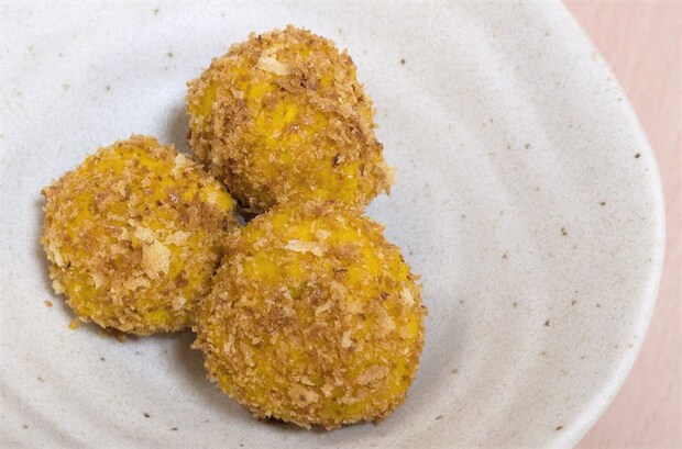 【揚げ物はもう揚げない!?】衣はまぶすだけ「かぼちゃコロッケ」作ってみた!冷めてもサクッ♪【農家直伝】