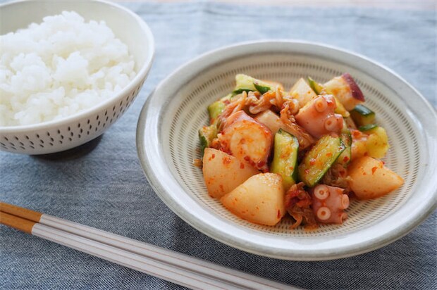 【梨が極上おかずに!】韓国風な「梨とタコのキムチあえ」作ってみた!ピリ辛甘くて無限ループ♪【農家直伝】