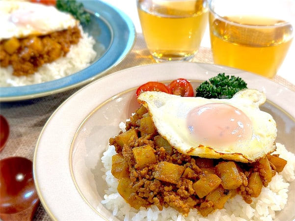 【根菜カレー】体の芯からホッコリ♡「ごぼうとれんこんのキーマカレー」作ろう!隠し味は日本最古のあのスパイス