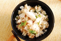 【タラのダシ濃厚♡】切り身のせて炊くだけ「タラの炊き込みご飯」作ってみた♪生臭くない！旨味半端ない!!