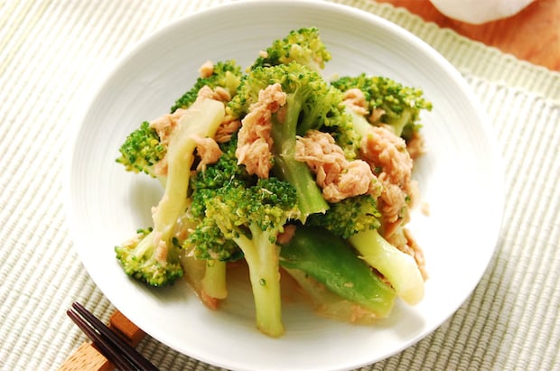 【疲れ目にはブロッコリー!?】爆速5分の「養生レシピ」で目をプロテクトしてみた!ツナ缶と混ぜるだけ♡