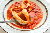 【トマトにはイカが合う】フライパンで15分♪上田淳子流「イカのトマト煮」作ってみた！胴は後入れで柔～い♡