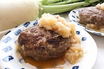 【大根大量消費バーグ】おろしまみれの「煮込みハンバーグ」作ってみた！出汁と肉汁ダブルでジューシー♡