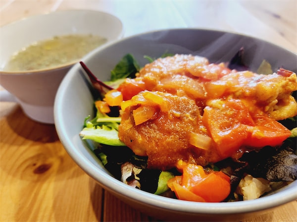 【あさイチ】レストラン大宮の「手羽先トマトソース丼」に挑戦♪ピリ辛味で食欲増進!スープも一緒にどうぞ♪