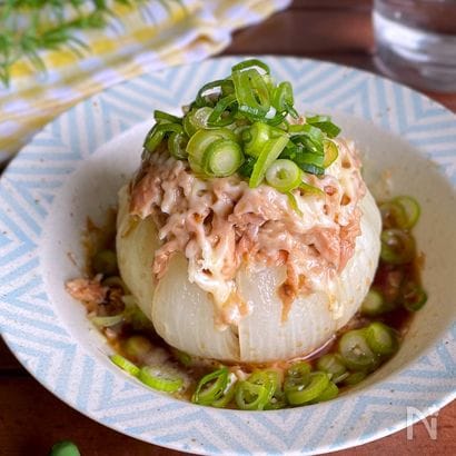 甘くて柔らか♪旬を味わう「新玉ねぎの丸ごとレンジ蒸し」