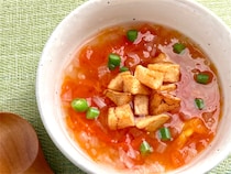 【昭和のトマトスープ】揚げじゃがクルトンが絶品すぎる！トマトを煮込むのは「和風だし」だって!?
