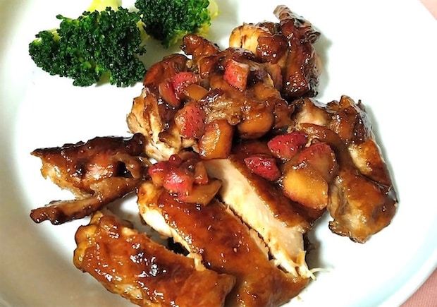 【鶏もも肉×いちご】意外すぎる「鶏のステーキ」作ろう!しょうゆ風味のいちごソース甘酸っぱ♡まさかの白米進む