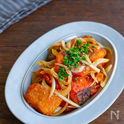 鮭と新玉ねぎの南蛮漬け(作り置きにも◎)